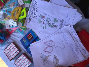 Visite et don école primaire