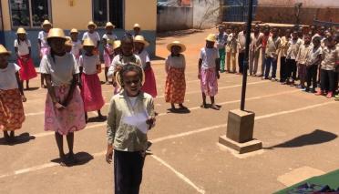 Visite et don école primaire