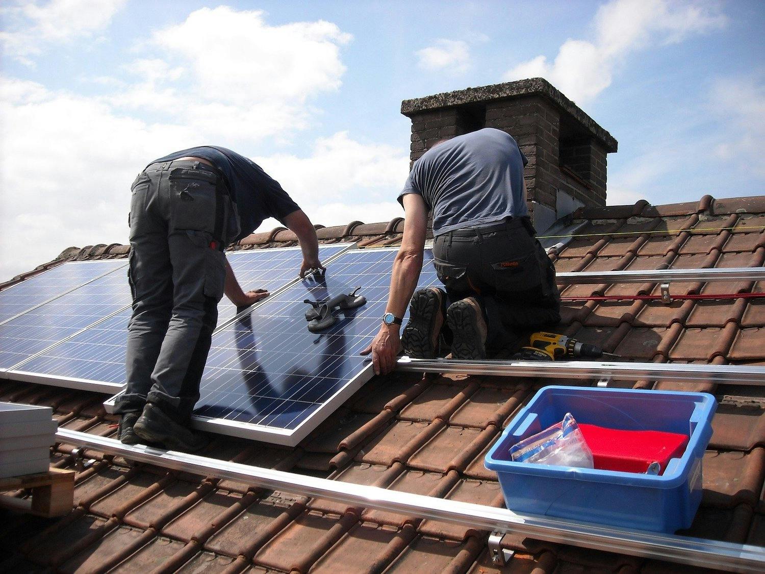Panneaux solaires à 1 euro, mythe ou réalité ?
