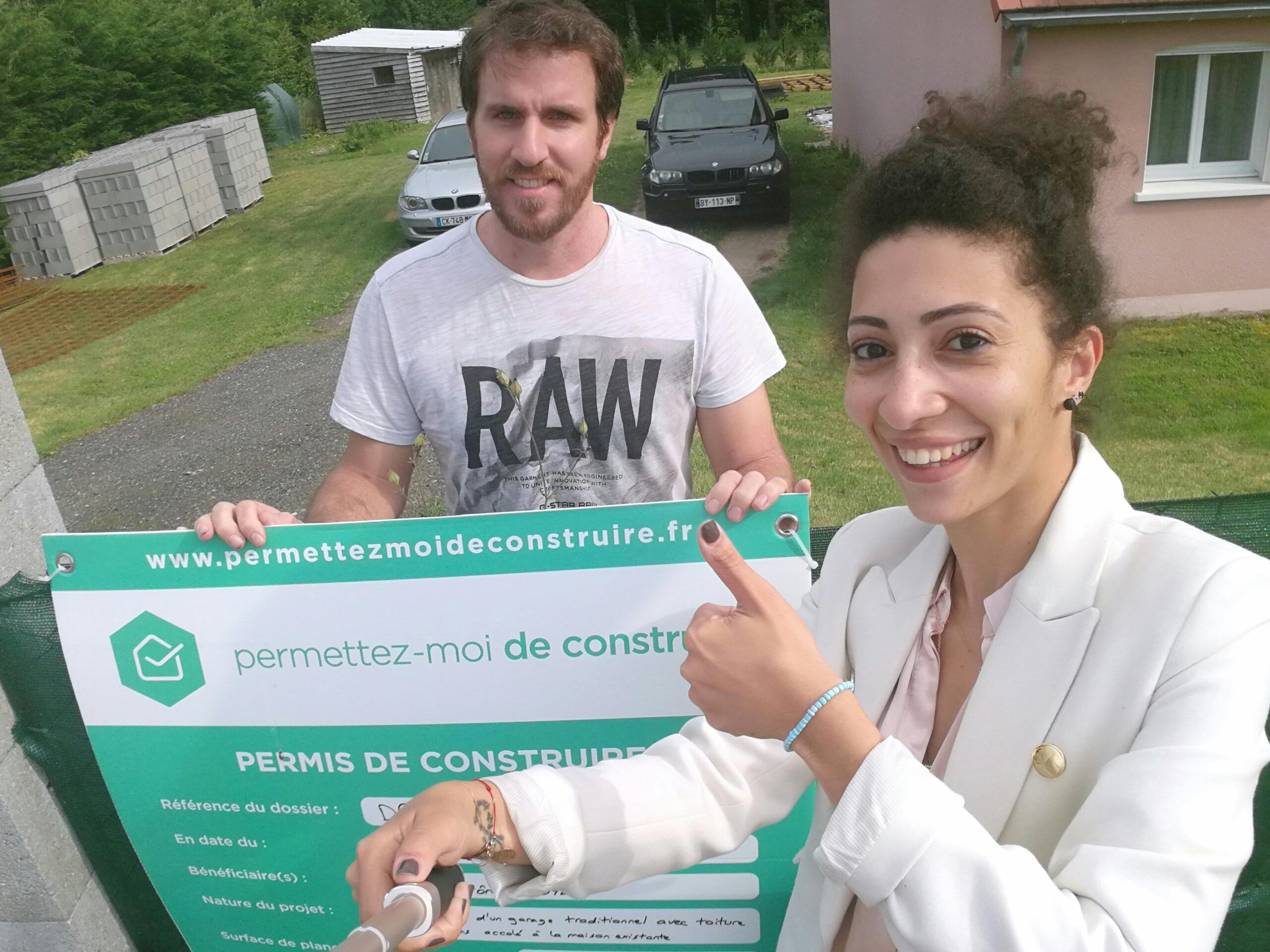 Leilha et Jérôme obtiennent le permis de construire de leur garage à Villeneuve-les-cerfs
