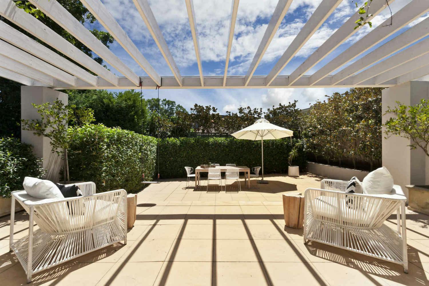 Solutions et démarches pour couvrir une terrasse