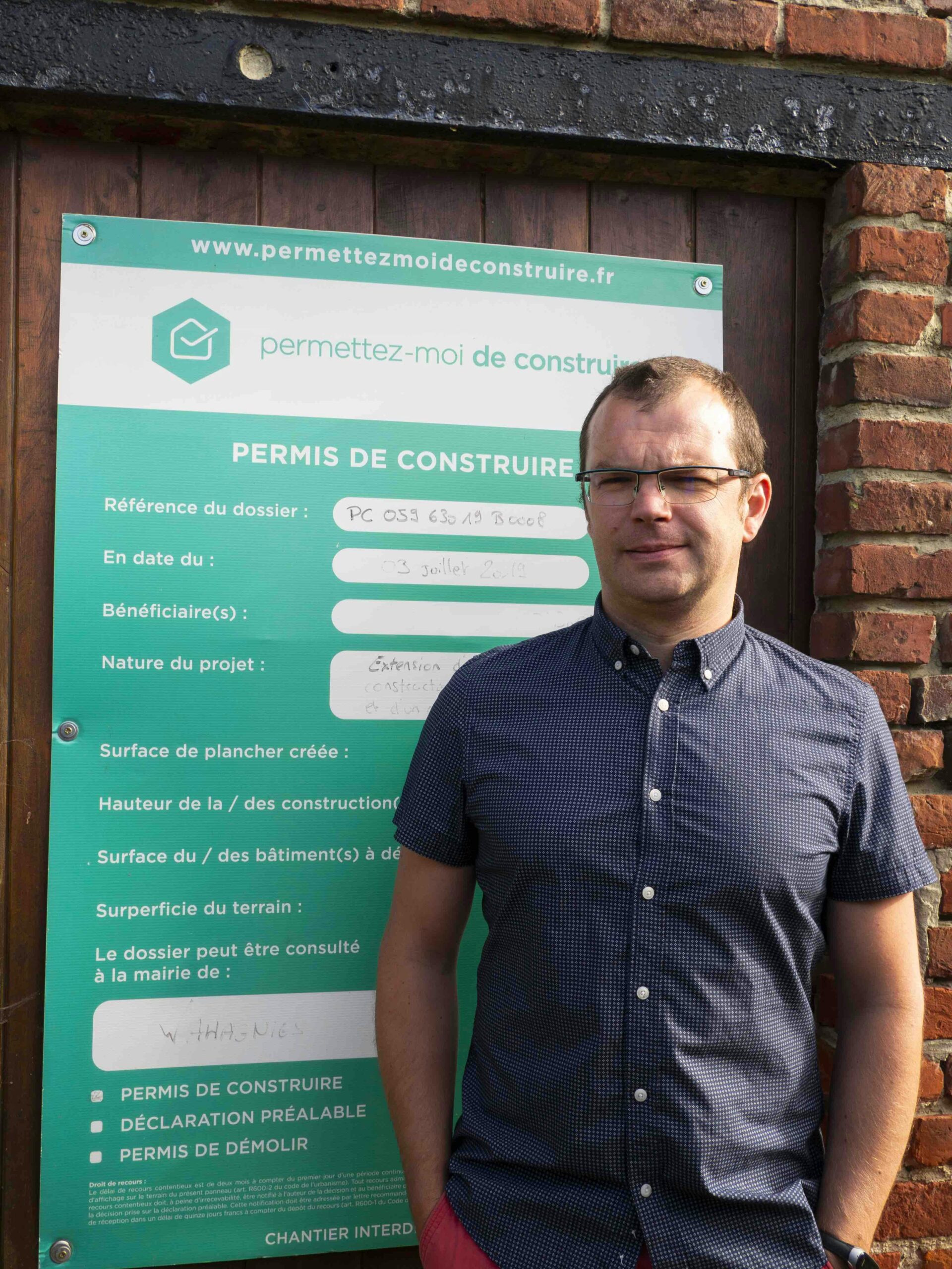Yves-Marie obtient le permis de construire pour son garage à Wahagnies