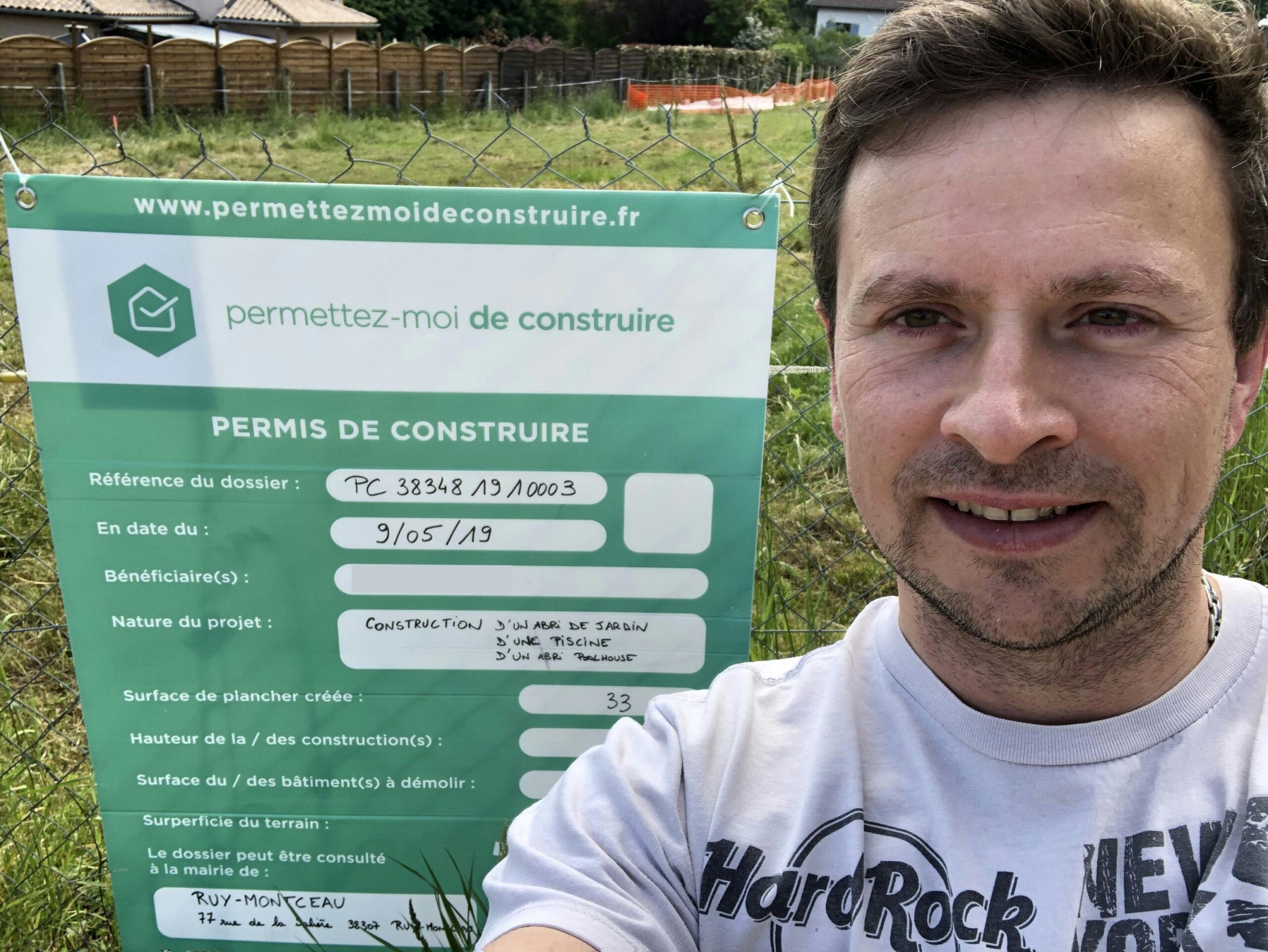 Christophe obtient le permis de construire de son abri de jardin à Ruy-Montceau