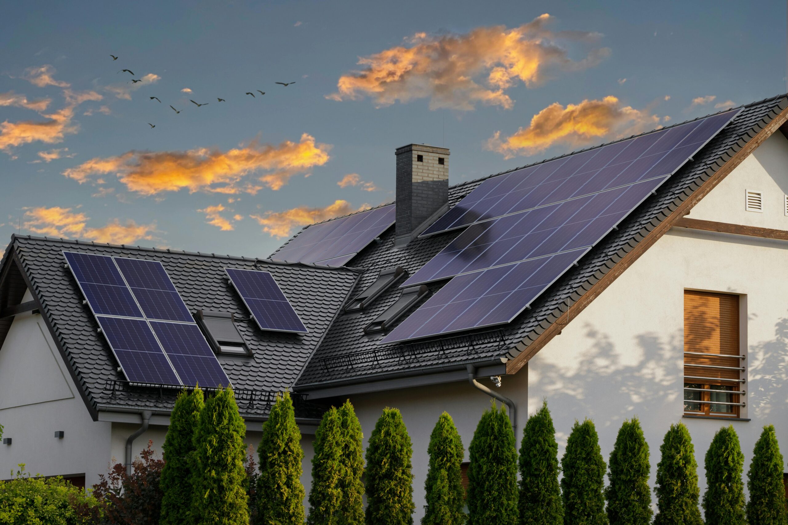 Quelle est la différence entre un panneau solaire et un panneau photovoltaïque ?