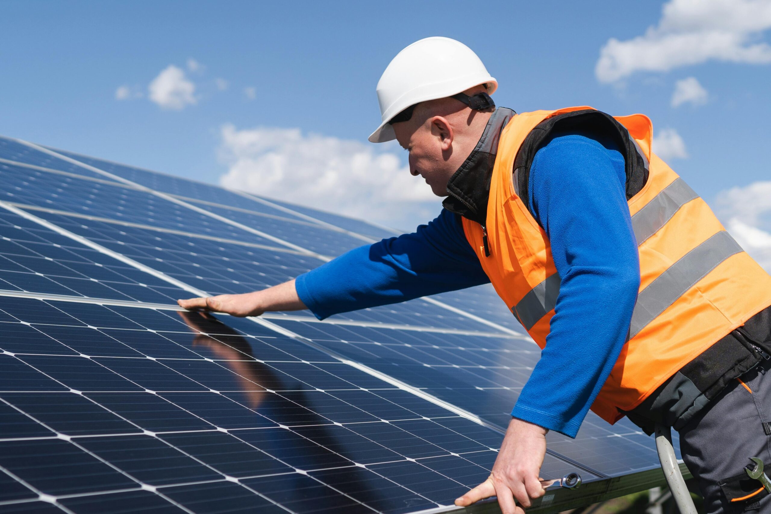 Raccordement panneau solaire au réseau Enedis : ce que vous devez savoir