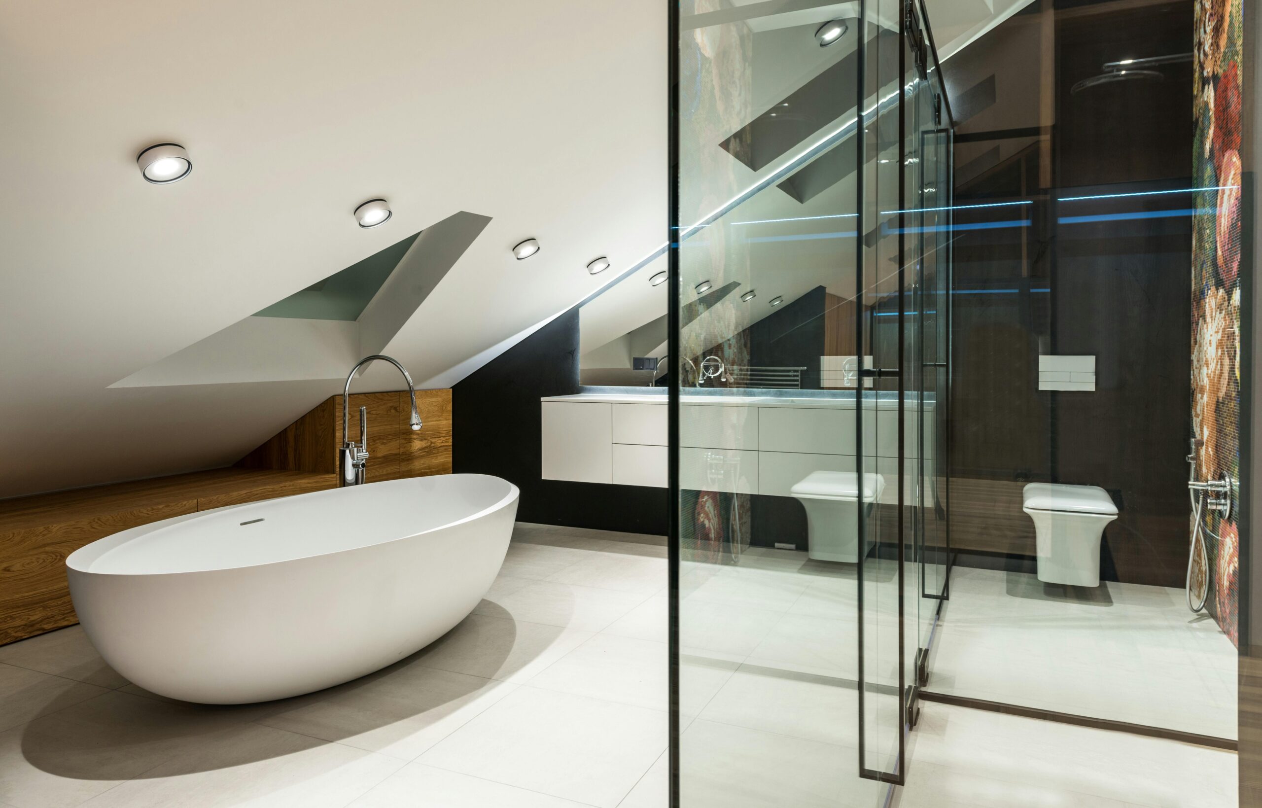 Comment aménager une salle de bain sous pente ? Nos 5 idées inspirantes
