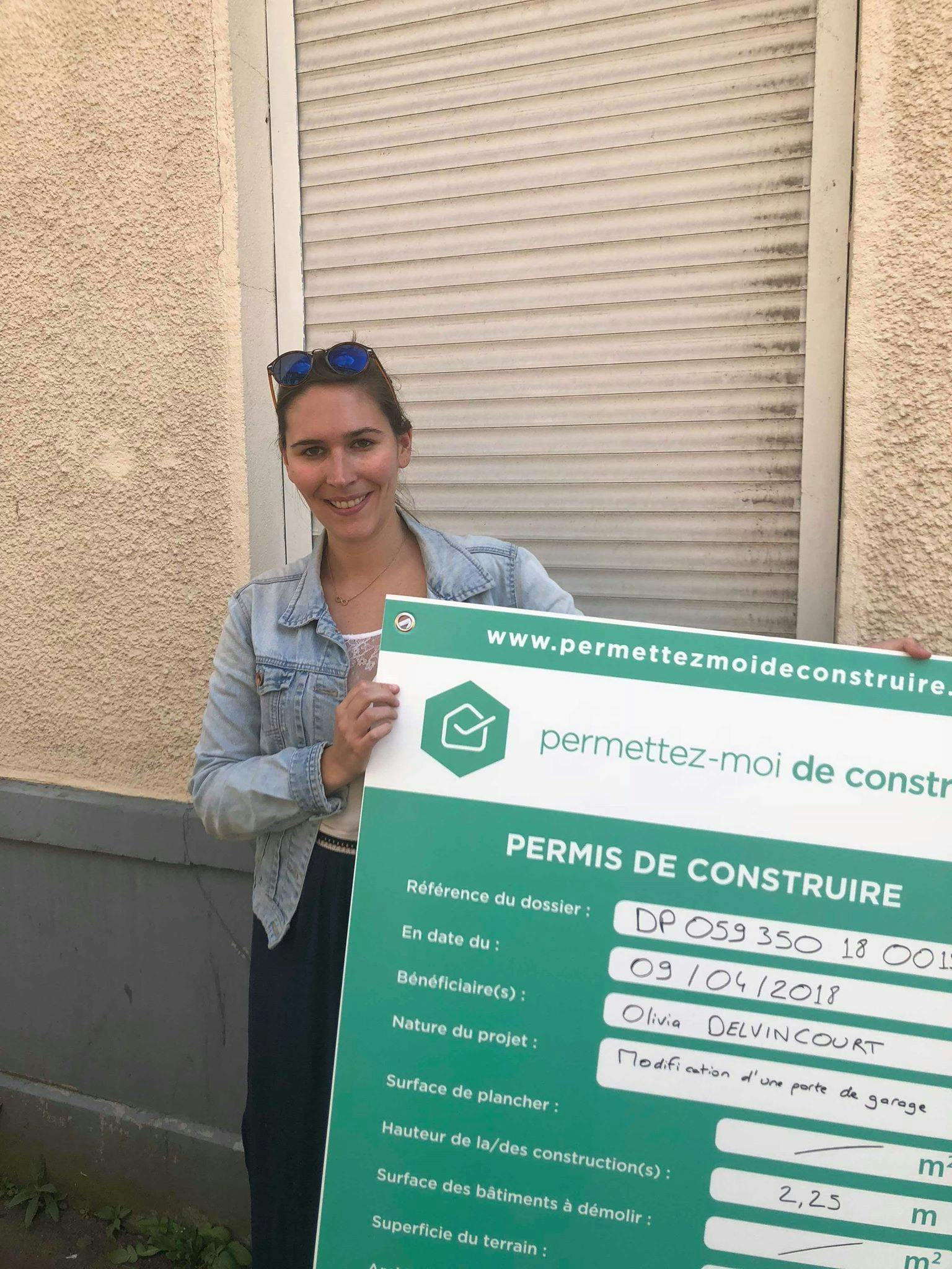 Olivia obtient la déclaration de travaux de sa porte de garage à Lille