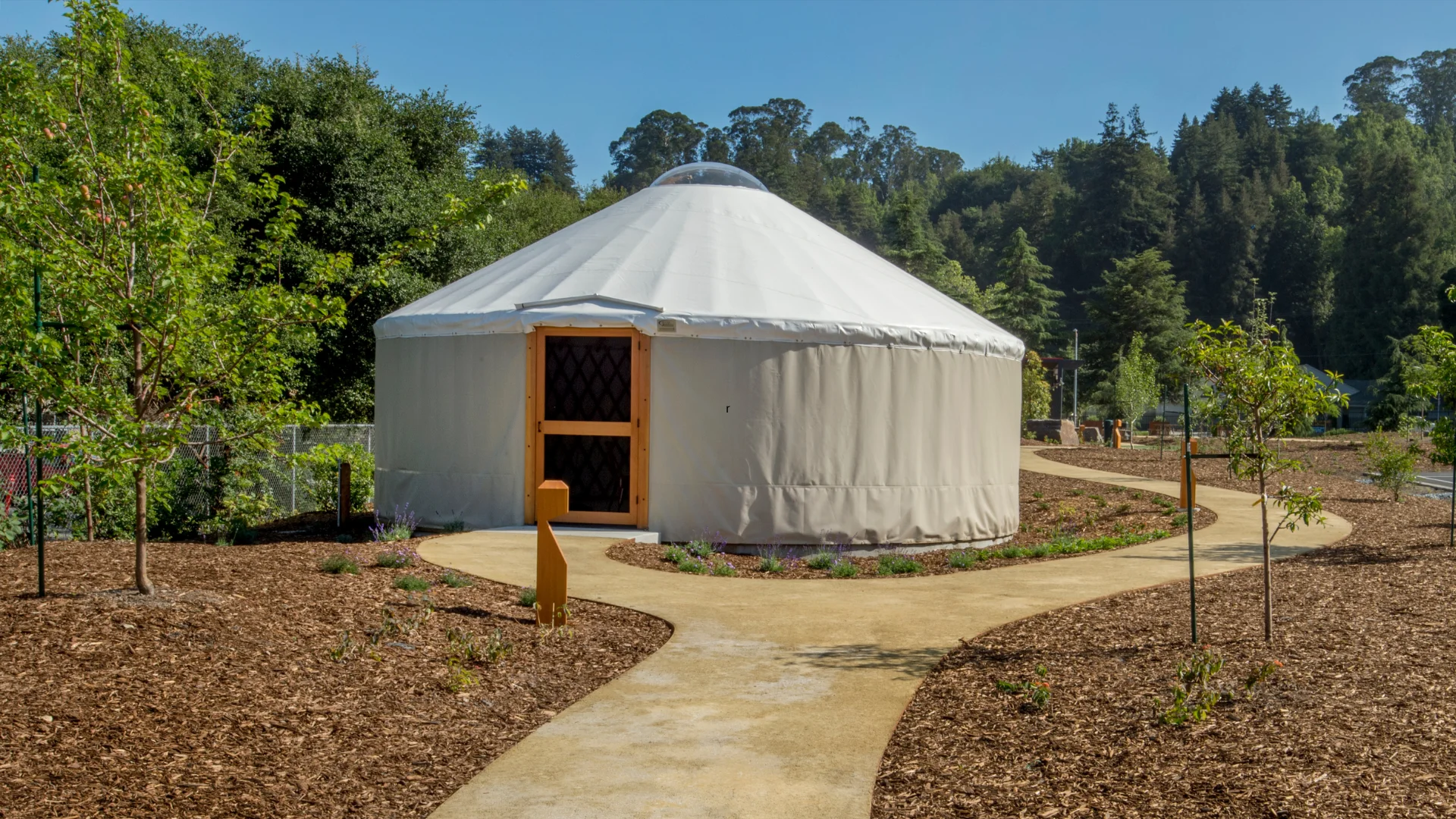 Habitation insolite sans permis de construire : quelles sont les règles à respecter ?